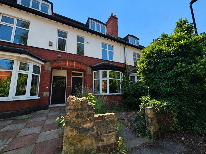 6 Bedroom Terraced House For Sale In St Michaels Crescent, Headingley, Leeds, LS6