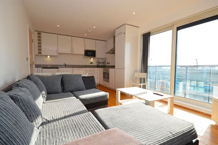 2 Bedroom Flat To Rent In Western Gateway, Royal Victoria, E16