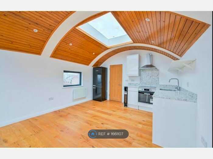 1 Bedroom Flat To Rent In Rye Lane, London, SE15