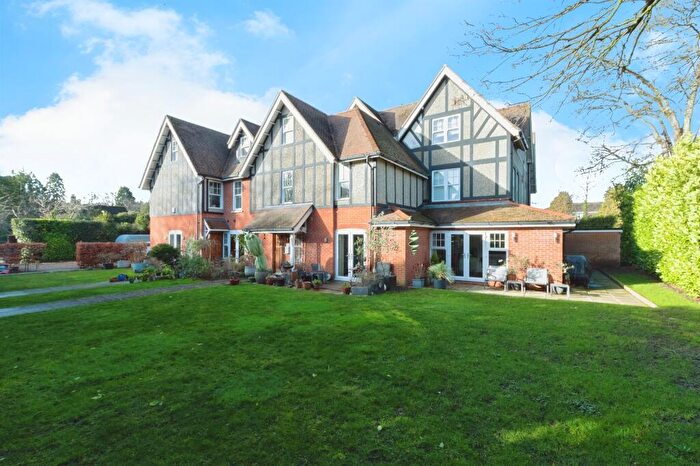 2 Bedroom End Of Terrace House For Sale In Cavendish Road, Bournemouth, BH1