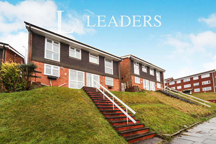 3 Bedroom Semi-Detached House To Rent In Devon Road, Luton, Bedfordshire, LU2