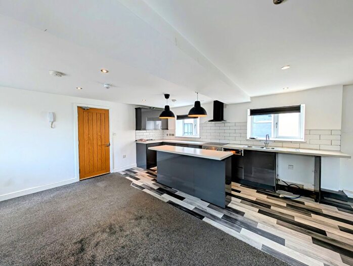 1 Bedroom Flat To Rent In Flat, A Flanshaw Lane, Wakefield, West Yorkshire, WF2