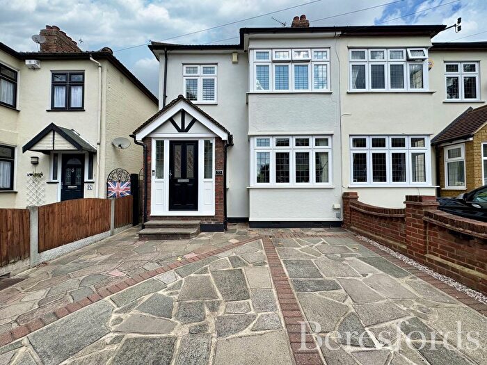 3 Bedroom Semi-detached House For Sale In Hillcrest Road, Hornchurch, RM11