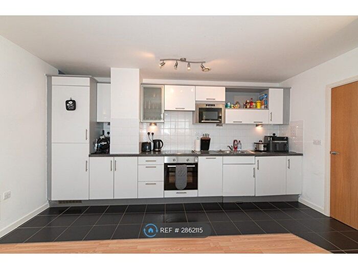 2 Bedroom Flat To Rent In Becket House, Brentwood, CM14