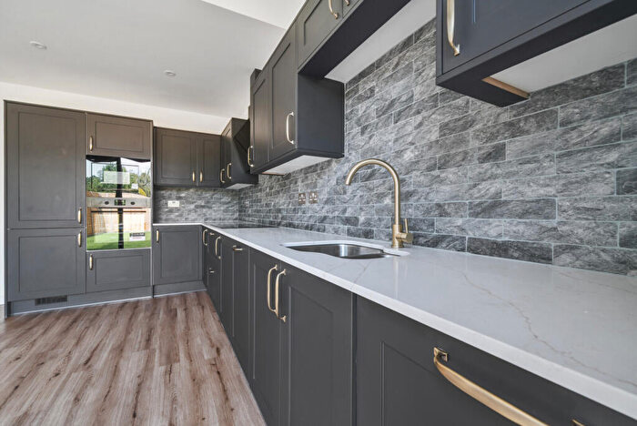 3 Bedroom Semi-Detached House For Sale In Windmill Road, Mortimer Common, Reading, Berkshire, RG7