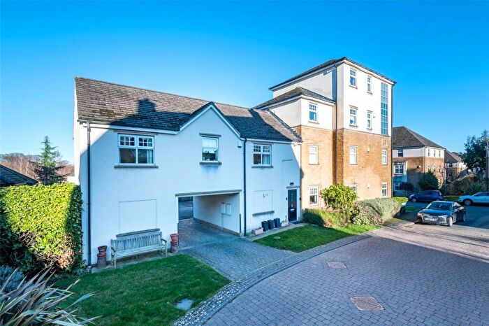 2 Bedroom Flat To Rent In Kingsdale Avenue, Menston, Ilkley, West Yorkshire, LS29
