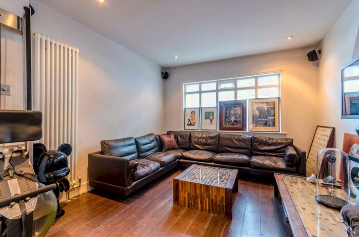 3 Bedroom House To Rent In Crawthew Grove, East Dulwich, London, SE22