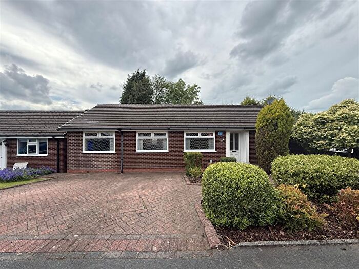 4 Bedroom Detached Bungalow For Sale In Boulderstone Road, Stalybridge, SK15