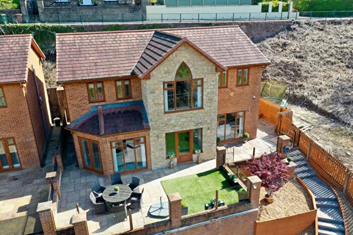 4 Bedroom Detached House For Sale In Lower Road, Elliots Town, NP24