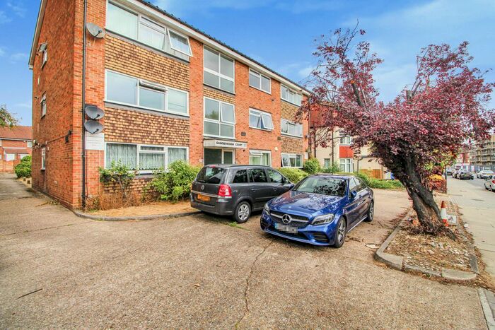 1 Bedroom Flat To Rent In Gainsborough Court, Kenton Road, Kenton, Harrow, HA3