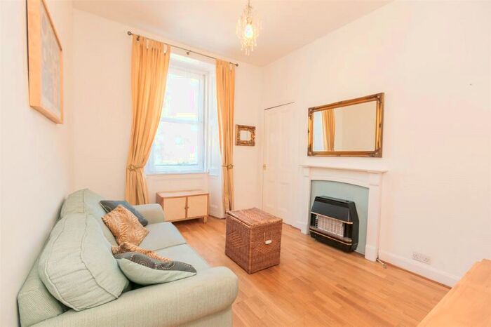 2 Bedroom Apartment To Rent In Canonmills, Edinburgh, EH3