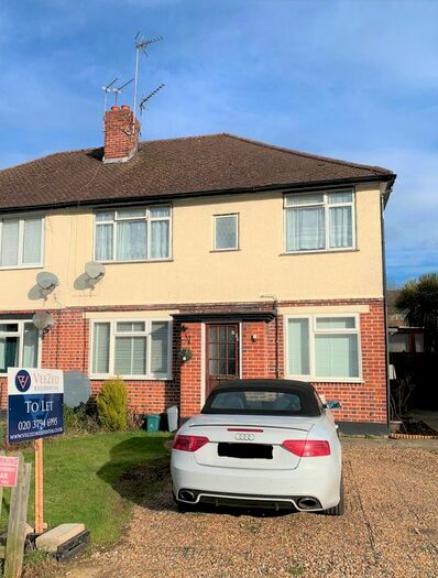 2 Bedroom Flat To Rent In Windsor Close, Northwood Hills HA6