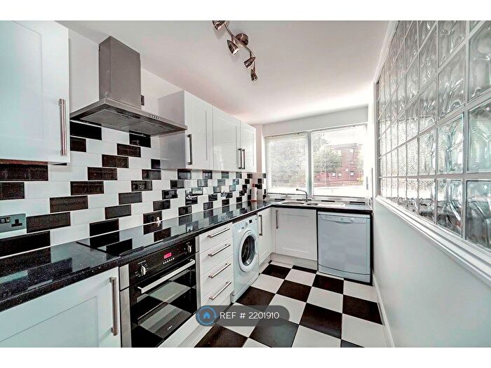 2 Bedroom Flat To Rent In Selworthy Close, London, E11