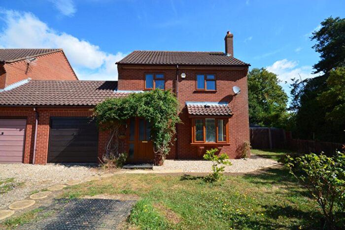 4 Bedroom Link Detached House To Rent In Scarning, NR19