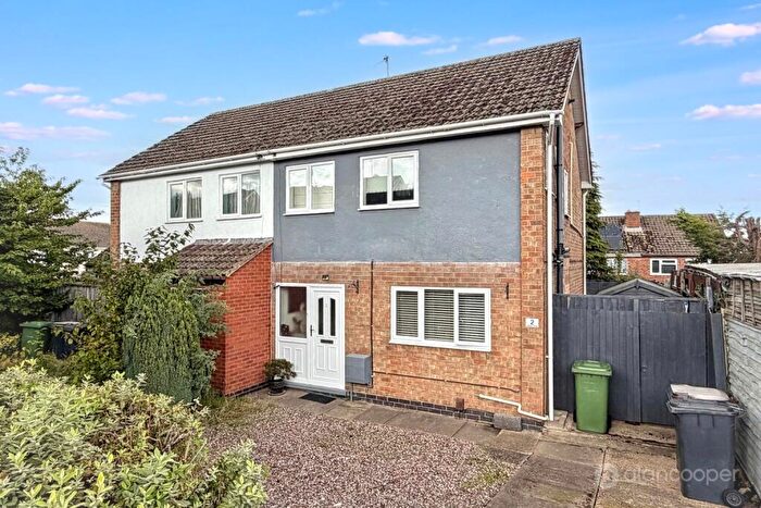 3 Bedroom Semi-Detached House For Sale In Cheviot Close, Church Farm, Nuneaton, CV10