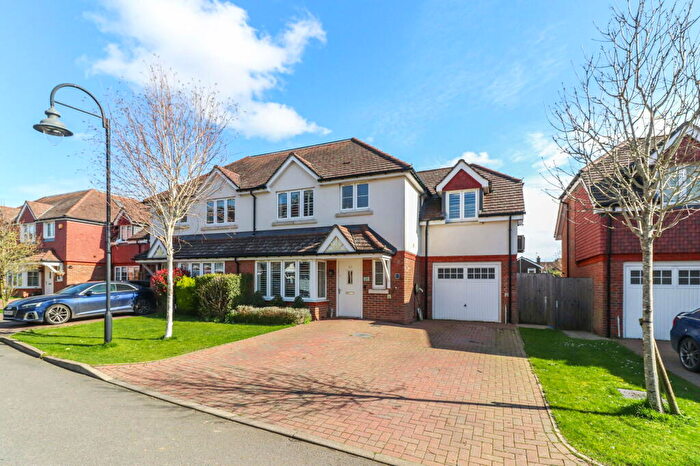 4 Bedroom Semi Detached House For Sale In Culverhouse Way, Chesham, HP5