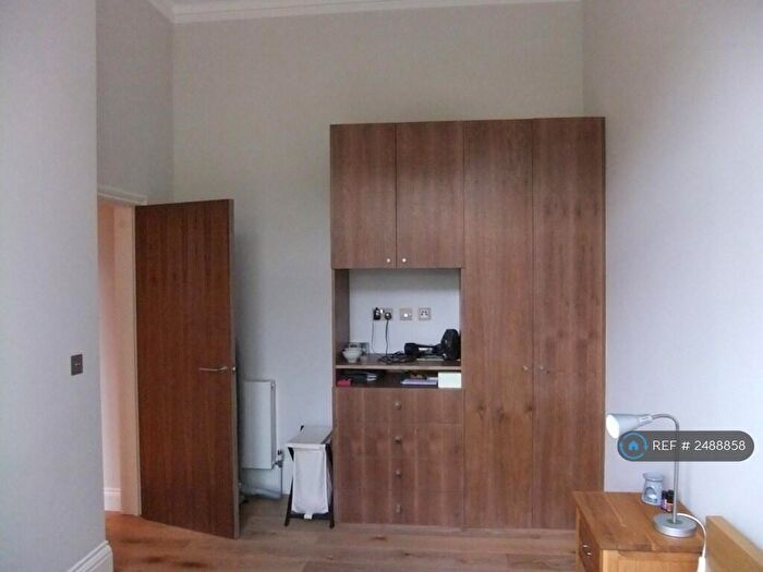 1 Bedroom Flat To Rent In Highbury New Park, London, N5