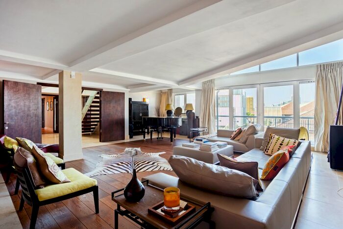 4 Bedroom Flat To Rent In Parkgate Road, London, SW11