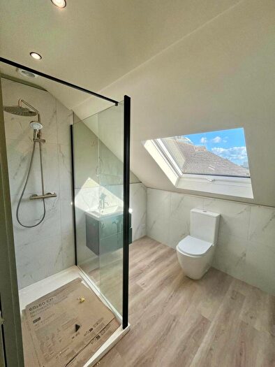 3 Bedroom Flat To Rent In Parkstone Road, Poole, Dorset, BH15