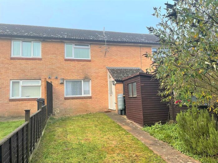 1 Bedroom Flat To Rent In Wardleworth Way, Wellington, TA21