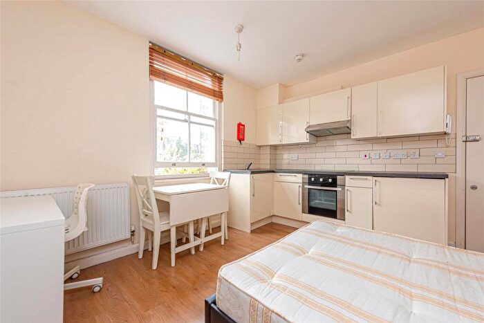Apartment To Rent In Royal College Street, Camden, London, NW1