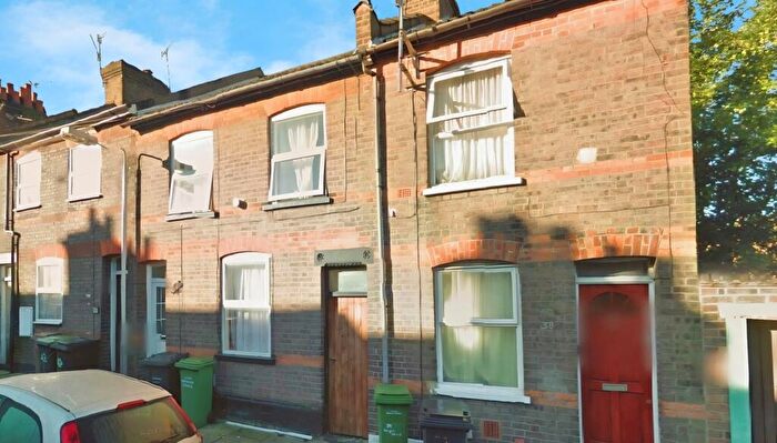 2 Bedroom Flat To Rent In Cowper Street, Town Centre, Luton, LU1