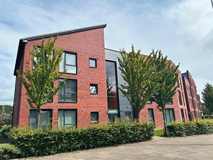 2 Bedroom Flat To Rent In Govan Road, Linthouse, Glasgow, G51