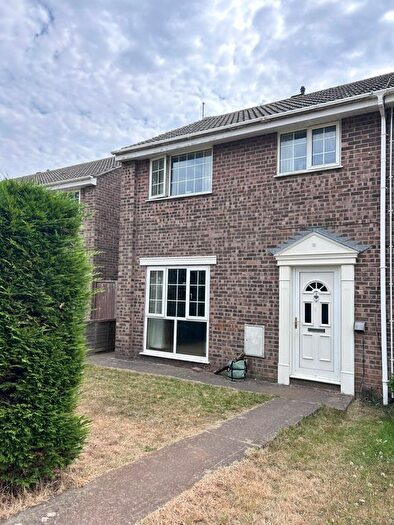 3 Bedroom End Of Terrace House To Rent In Brockworth, Yate, Bristol, BS37