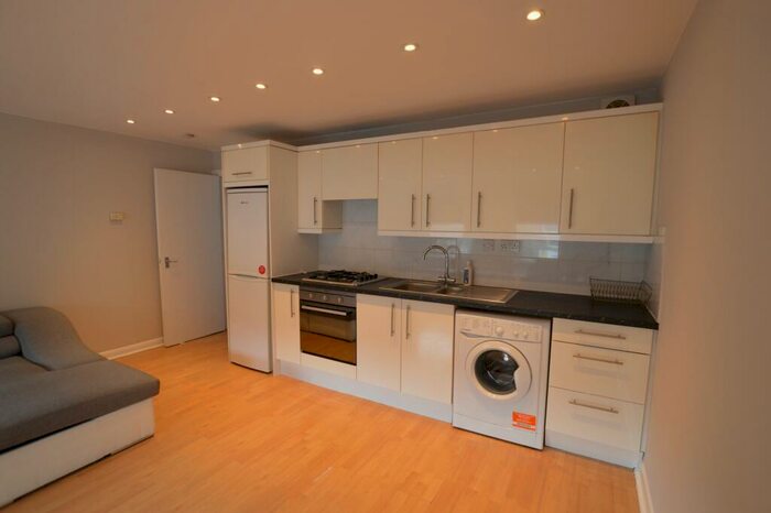 1 Bedroom Flat To Rent In Wood Street, E17