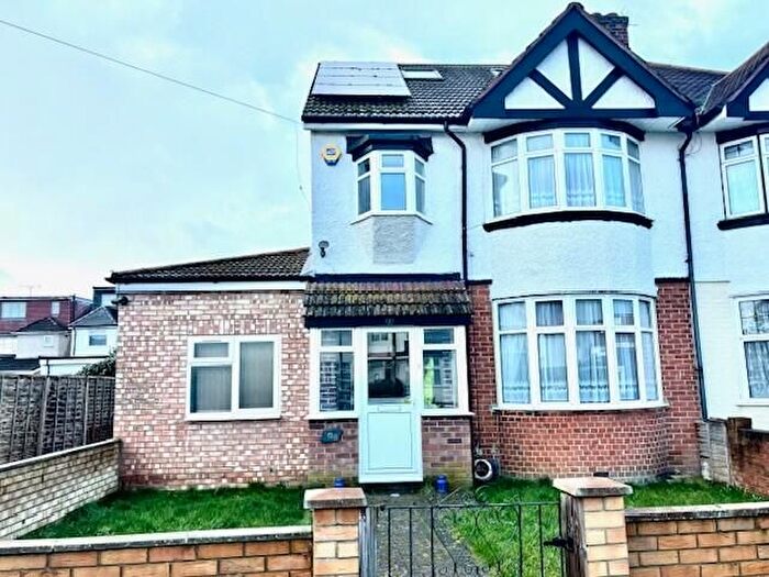4 Bedroom Property To Rent In Catherine Gardens, Hounslow, TW3