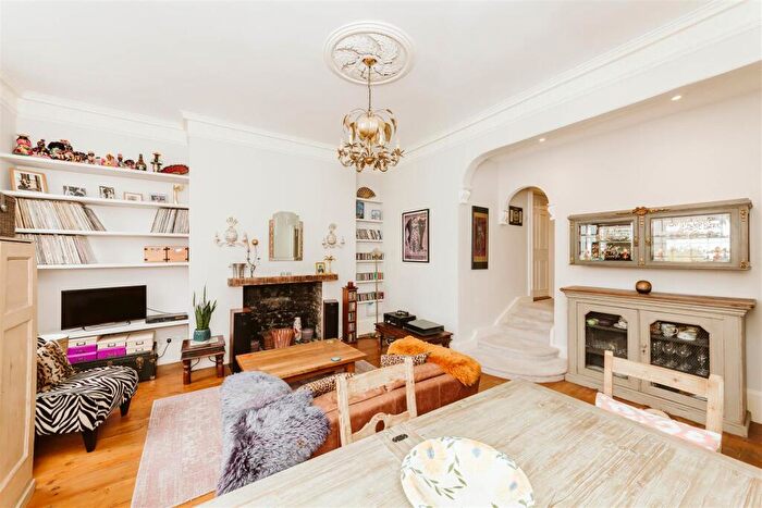 2 Bedroom Apartment For Sale In Clifton Road | Clifton, BS8