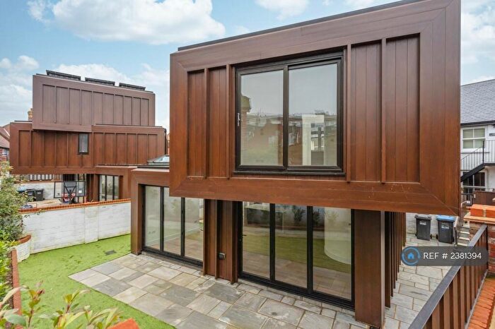 2 Bedroom Detached House To Rent In Tinder House, East Grinstead, RH19