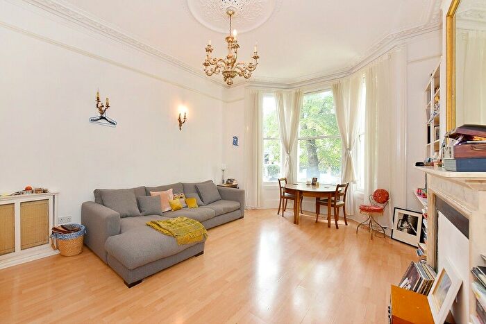 2 Bedroom Flat To Rent In Cambridge Gardens, Ladbroke Grove, W10