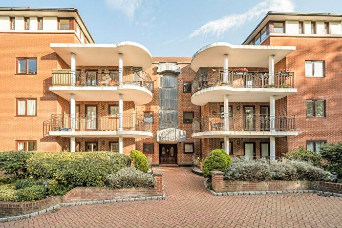 1 Bedroom Flat For Sale In The Avenue, Beckenham, BR3