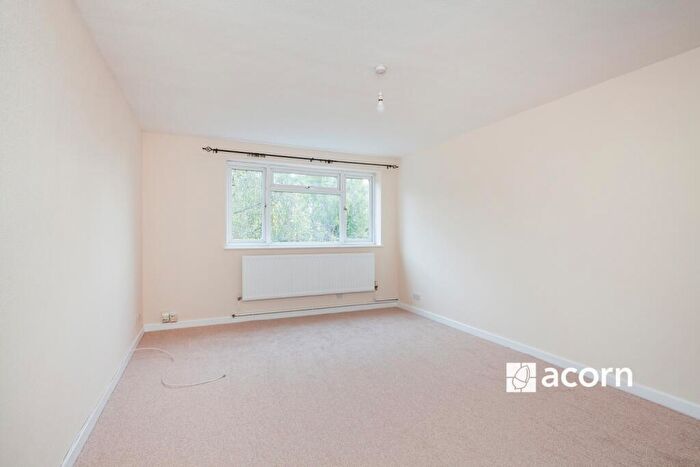 2 Bedroom Flat To Rent In Auckland Road, SE19