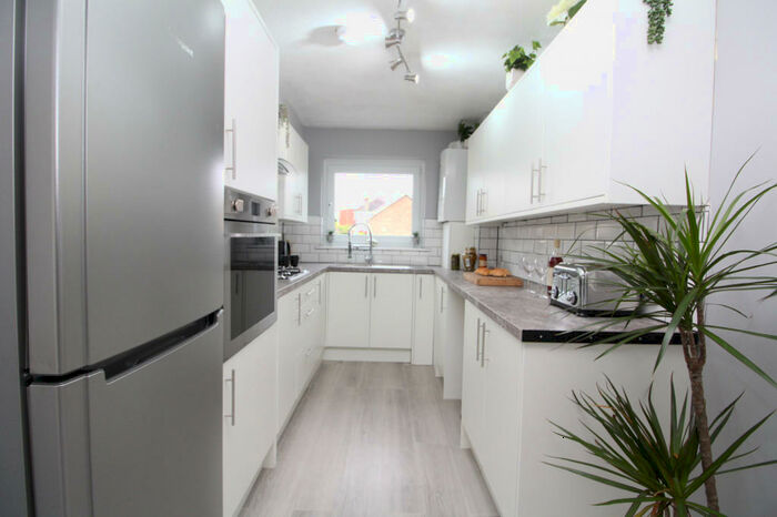 2 Bedroom Apartment To Rent In Foxgrove Road, Beckenham, BR3