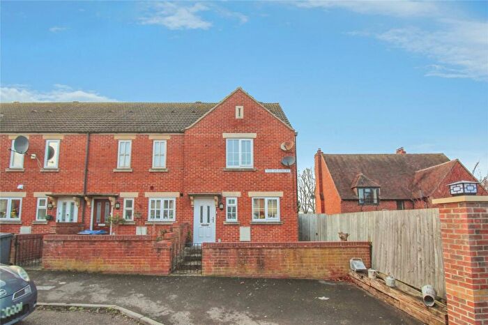 3 Bedroom End Of Terrace House For Sale In The Brambles, Trowbridge, BA14