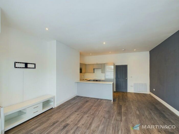 2 Bedroom Flat For Sale In Clifton Drive North, Lytham St Annes, FY8