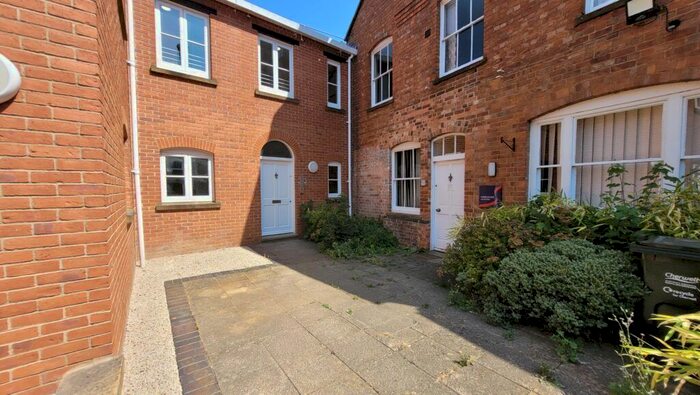 1 Bedroom Flat To Rent In South Bar Street, Banbury, Oxon, OX16