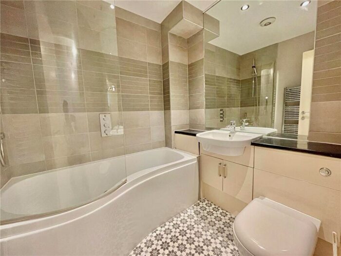 2 Bedroom Apartment For Sale In Paradise Street, Cambridge, CB1