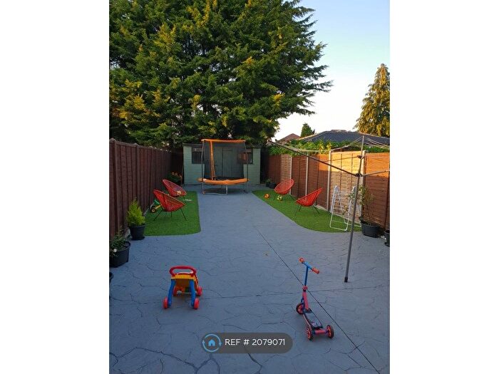 3 Bedroom Terraced House To Rent In Gosling Road, Langley, SL3