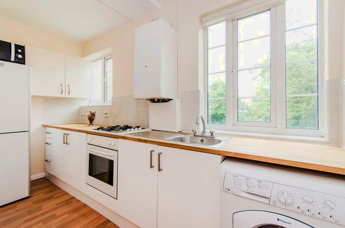 2 Bedroom Flat To Rent In Kings Drive, Wembley, HA9