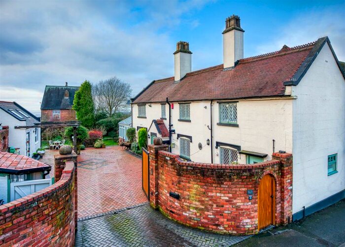 3 Bedroom Detached House For Sale In Priory Cottage The Priory, Sedgley