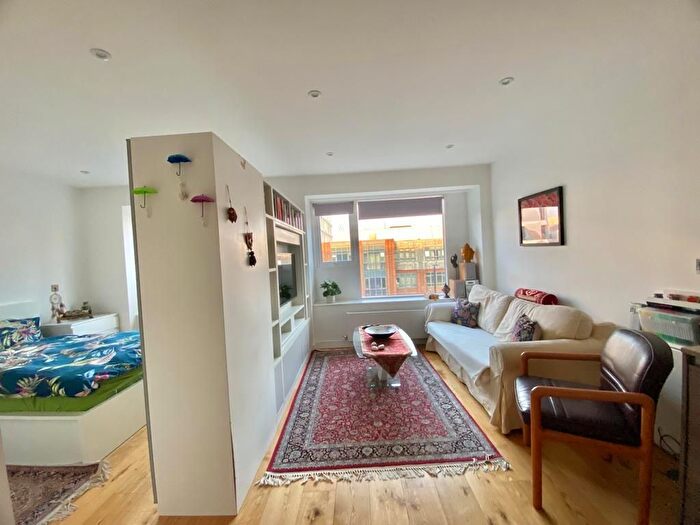 1 Bedroom Flat For Sale In Lampton Road, Hounslow, TW3