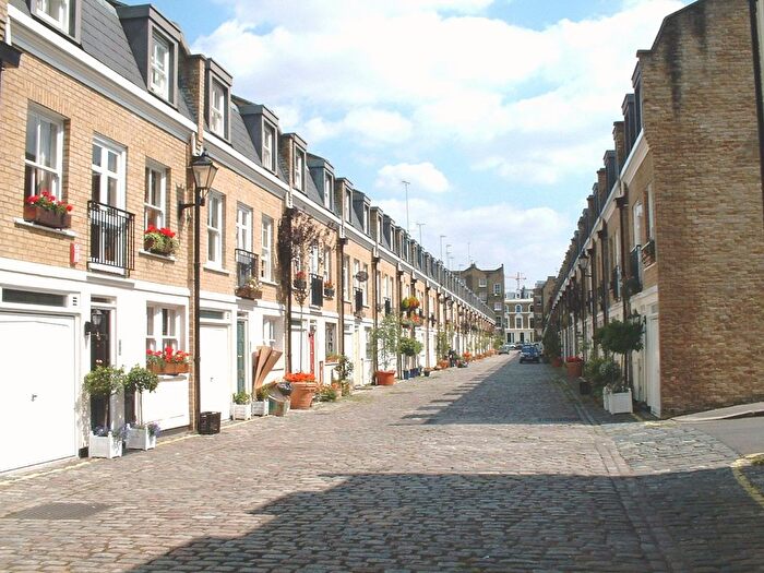 3 Bedroom Mews To Rent In Elnathan Mews, Lilttle Venice, W9