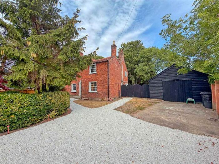 2 Bedroom Semi-Detached House For Sale In The Street, Kirby Le Soken, CO13