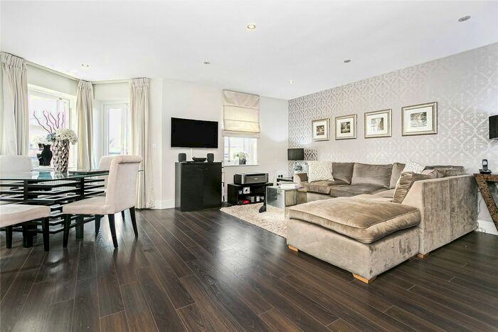 2 Bedroom Flat To Rent In Vitali Close, Putney, London, Uk, SW15