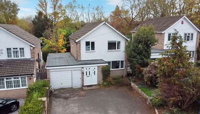 3 Bedroom Detached House For Sale In Loddon Bridge Road, Woodley, Reading, RG5