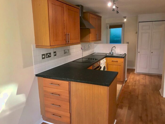 1 Bedroom Apartment To Rent In Mongewell Court, Wallingford, OX10