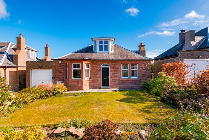 3 Bedroom Detached Bungalow For Sale In East Caiystane Road, Edinburgh, EH10